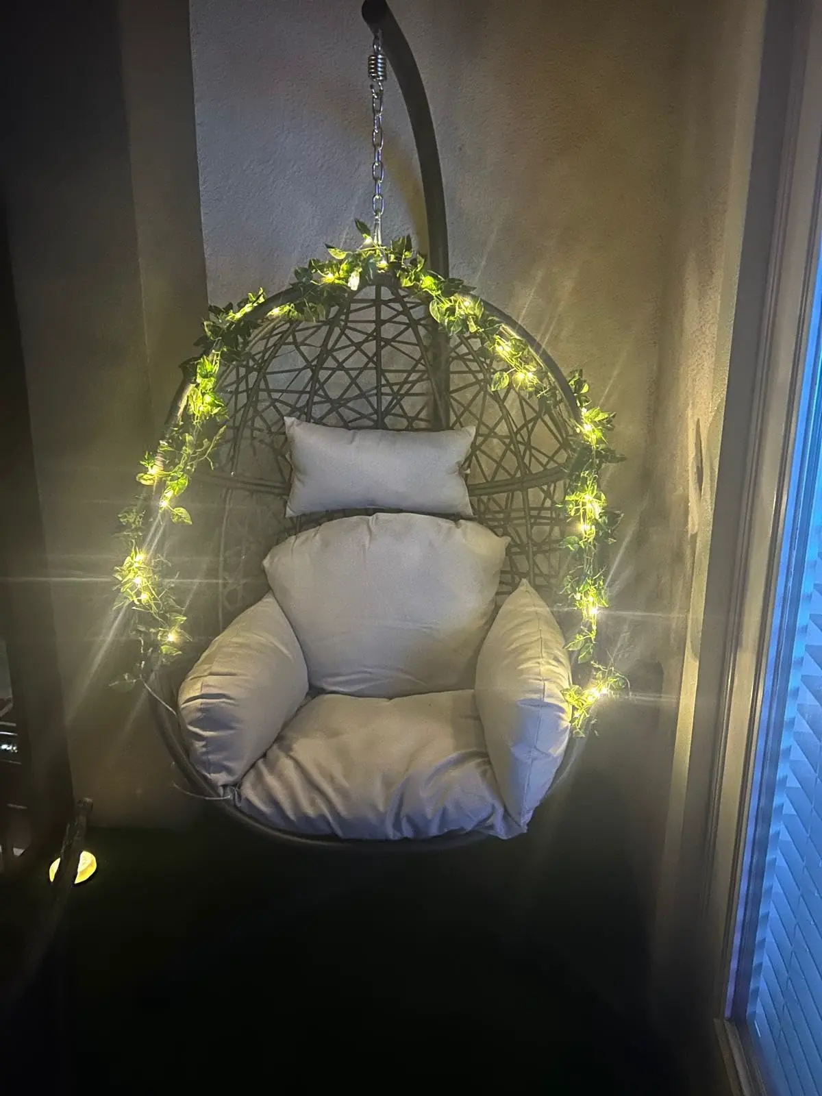 Salarya hanging egg chair, synthetic rattan, customer photo